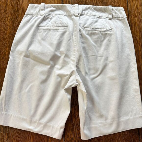 ANN TAYLOR SIGNATURE FIT LOW ON THE WAIST WOMEN SZ 4P White SHORTS - Picture 3 of 5